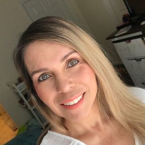 Meet your Posher, Sobeida